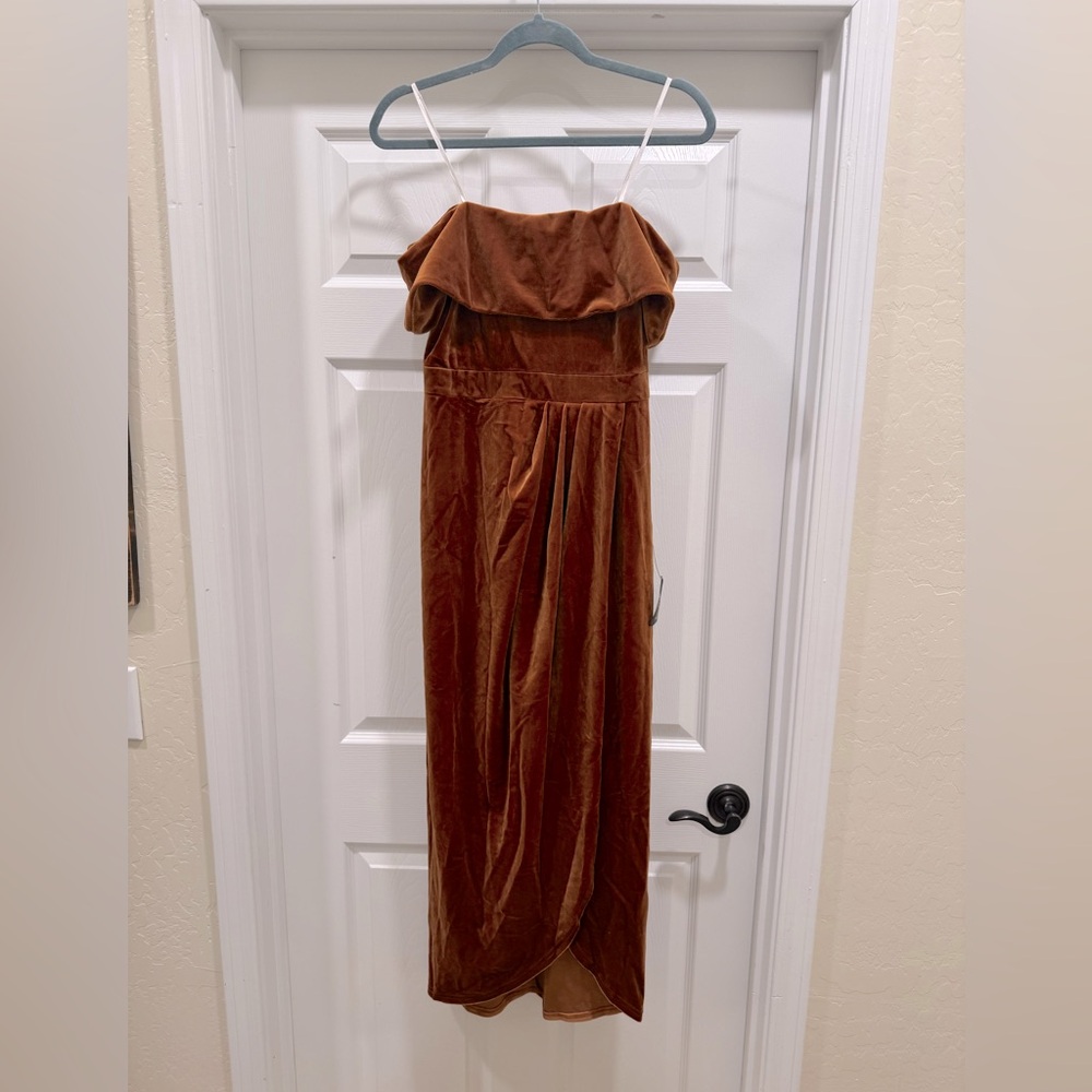 Lulus- NEVER WORN- DRESS - SIZE SMALL